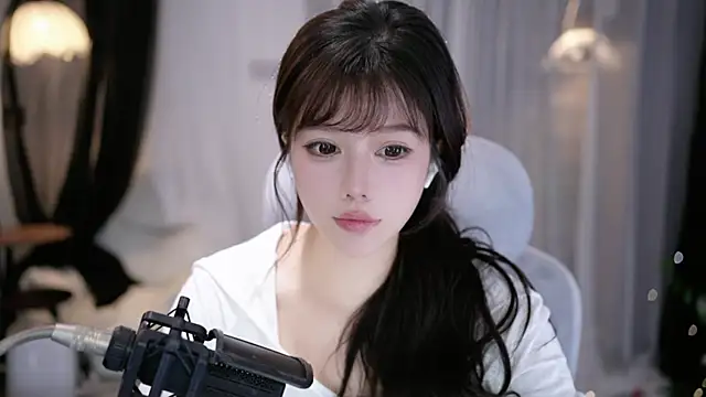 Cecily2 online show from May 13, 4:41 am