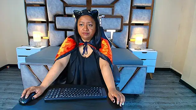 Rachell Carter online show from May 6, 6:06 am