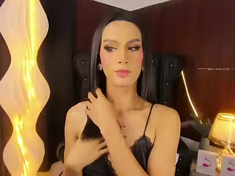 Estella Hilton online show from June 23, 9:18 am