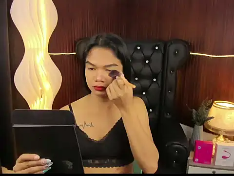 Naya Hilton online show from May 18, 6:56 pm