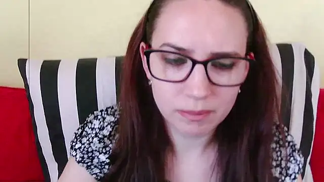 Snapshot of EmilyHotAngel chatting on June 24, 2:26 pm EmilyHotAngel online show from June 24, 2:26 pm