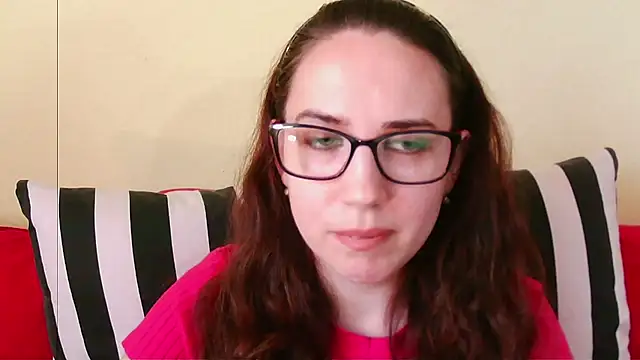 Snapshot of EmilyHotAngel chatting on June 9, 2:18 pm EmilyHotAngel online show from June 9, 2:18 pm