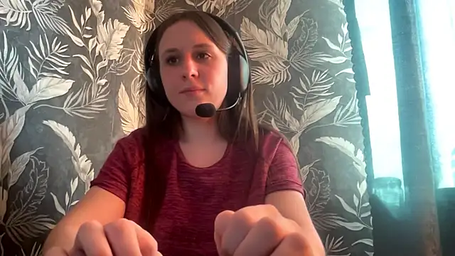 AdeliaMallas online show from May 6, 3:38 pm