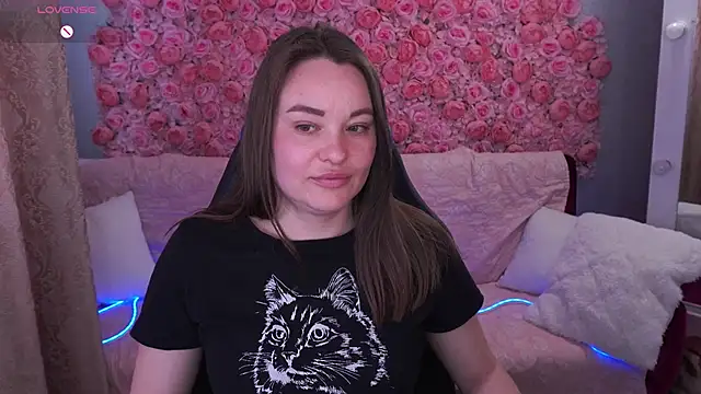 DaisyMoonn online show from May 6, 7:01 am
