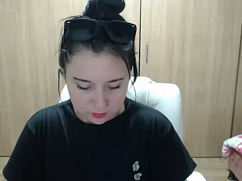 Haileey ross online show from June 26, 1:33 am