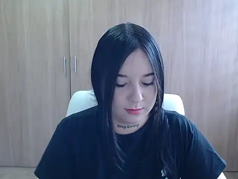 Haileey ross online show from May 18, 2:11 pm