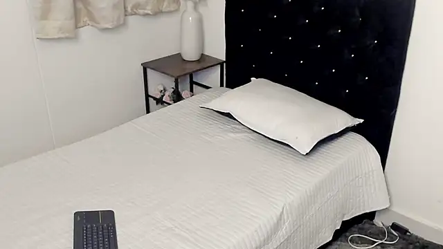 Melody vixxenx online show from July 6, 12:06 am