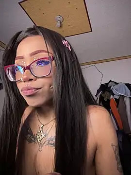 Snapshot of suky_fox chatting on July 27, 9:33 pm suky fox online show from July 27, 9:33 pm
