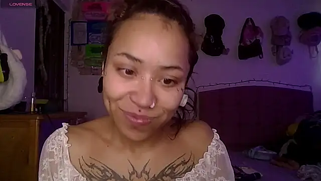 Snapshot of suky_fox chatting on June 27, 5:52 pm suky fox online show from June 27, 5:52 pm