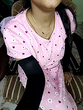 Snapshot of Tamil__Thara003 chatting on May 16, 9:19 am Tamil Thara003 online show from May 16, 9:19 am