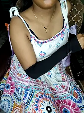 Snapshot of Tamil__Thara003 chatting on May 28, 6:58 pm Tamil Thara003 online show from May 28, 6:58 pm