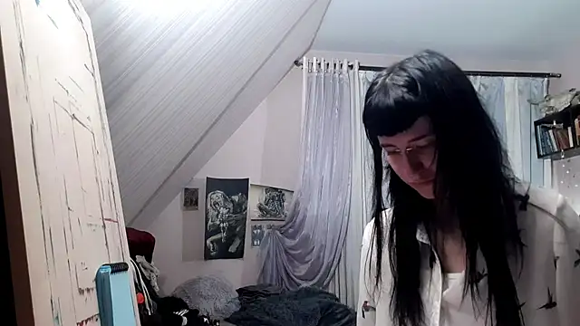 EthylAdkisson online show from May 8, 8:23 pm