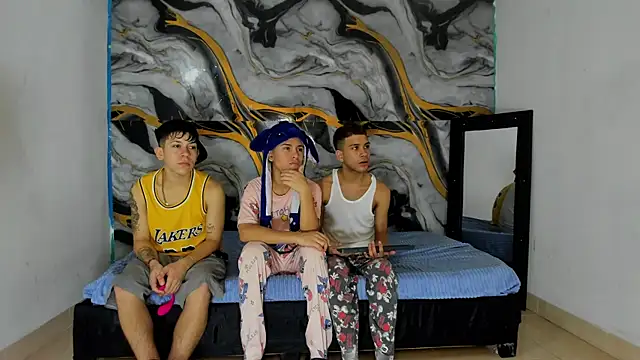 wild boys zs online show from July 26, 5:03 am