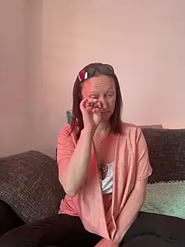 LindaLee90 online show from June 24, 5:22 pm