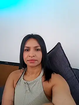mell0102 online show from June 21, 5:30 pm