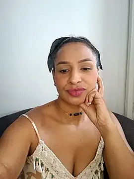 mell0102 online show from May 11, 2:45 pm