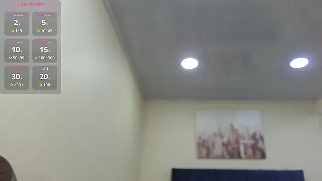 Snapshot of ValerieLyon_ chatting on June 17, 9:25 pm ValerieLyon online show from June 17, 9:25 pm