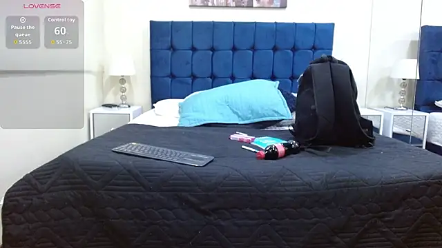 Snapshot of ValerieLyon_ chatting on May 27, 8:27 pm ValerieLyon online show from May 27, 8:27 pm