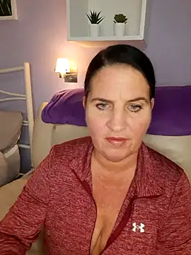 Velvet-Milf online show from May 16, 7:51 am