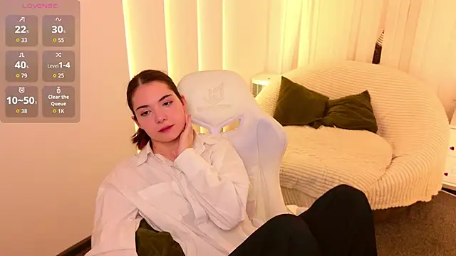 Snapshot of Sindell_cryell chatting on June 6, 9:42 pm Sindell cryell online show from June 6, 9:42 pm