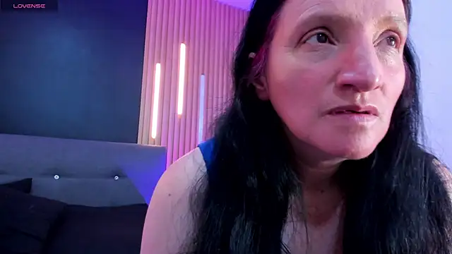 CloeMature online show from June 14, 2:08 am