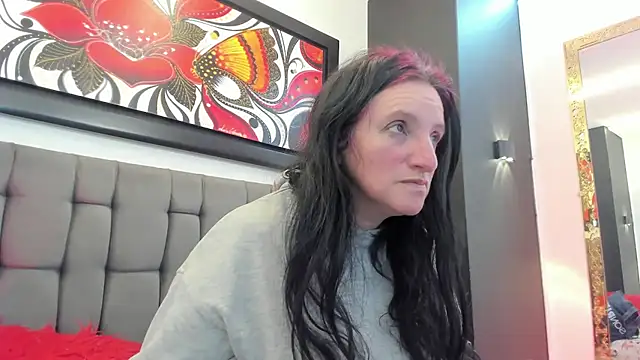 Snapshot of CloeMature chatting on July 13, 2:33 am CloeMature online show from July 13, 2:33 am