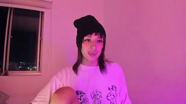 vandalovee  online show from May 13, 11:56 pm