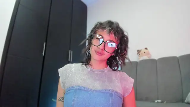 vandalovee  online show from May 27, 1:57 am