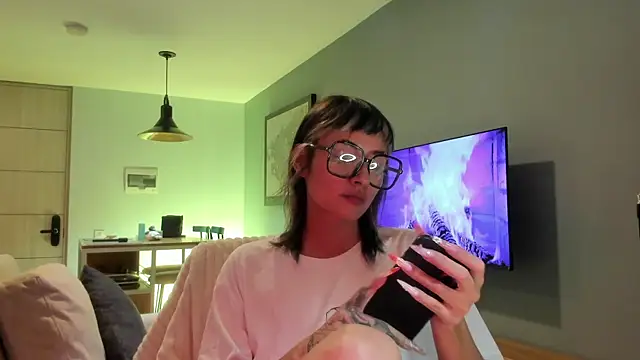 vandalovee  online show from May 9, 2:37 am