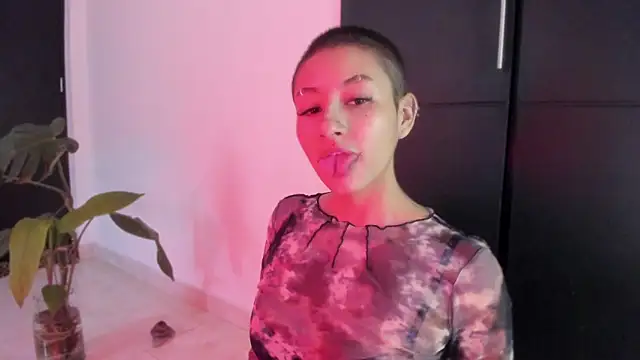 vandalovee  online show from June 13, 2:48 pm