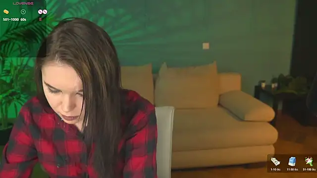 Mia Via online show from May 6, 10:14 pm