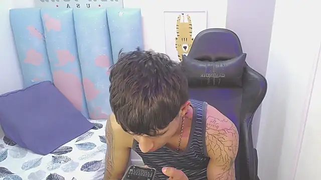 liam play online show from May 19, 4:08 am