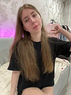 EvaAkiins online show from June 2, 6:41 pm