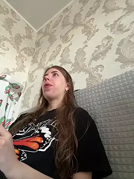 EvaAkiins online show from June 16, 2:39 pm