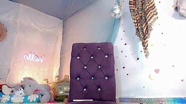 lilith-12 online show from August 6, 8:15 pm