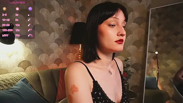 VelvetLily  online show from May 16, 9:03 pm