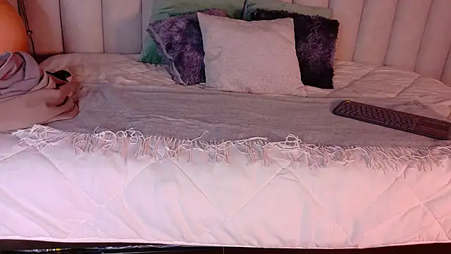 Luna and Jacksonn online show from May 9, 3:32 am