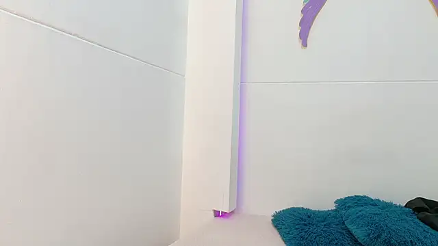Snapshot of Katia_Rose23 chatting on June 18, 7:19 pm Katia Rose23 online show from June 18, 7:19 pm