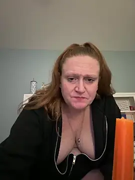 Kellilyn10 online show from June 12, 3:15 am