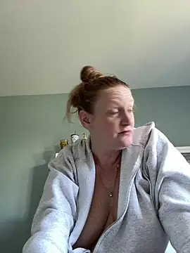 Kellilyn10 online show from May 31, 8:31 pm