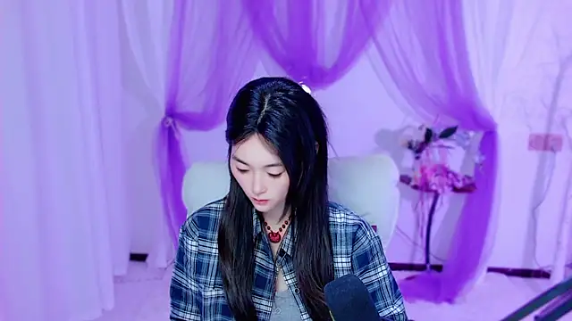Snapshot of Tili_Lucky chatting on June 2, 1:05 am Tili Lucky online show from June 2, 1:05 am
