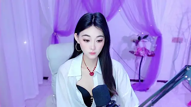 Snapshot of Tili_Lucky chatting on May 17, 12:32 am Tili Lucky online show from May 17, 12:32 am