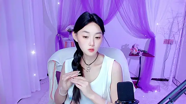 Snapshot of Tili_Lucky chatting on July 22, 12:51 pm Tili Lucky online show from July 22, 12:51 pm