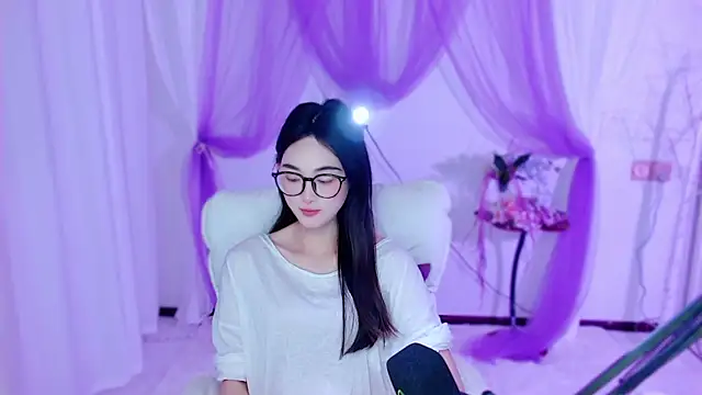 Snapshot of Tili_Lucky chatting on May 22, 1:14 am Tili Lucky online show from May 22, 1:14 am