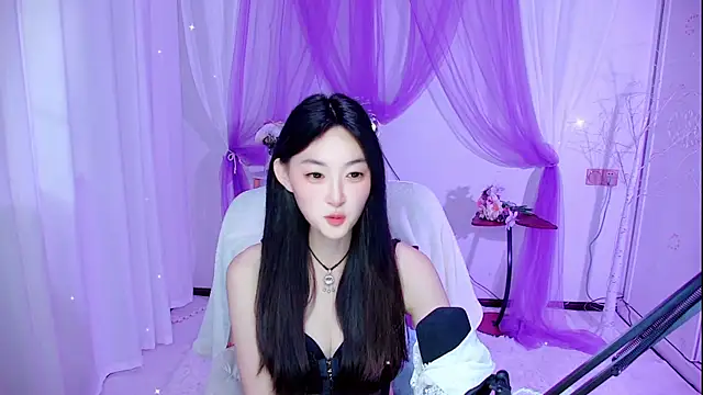 Snapshot of Tili_Lucky chatting on August 4, 12:59 am Tili Lucky online show from August 4, 12:59 am