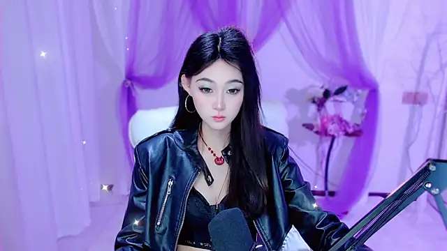 Snapshot of Tili_Lucky chatting on May 16, 12:42 am Tili Lucky online show from May 16, 12:42 am