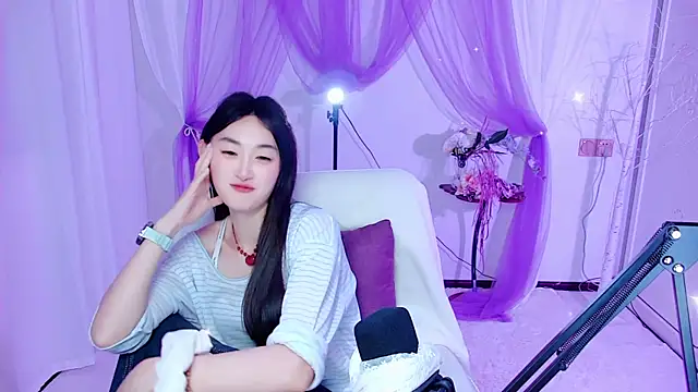 Snapshot of Tili_Lucky chatting on June 12, 1:09 pm Tili Lucky online show from June 12, 1:09 pm