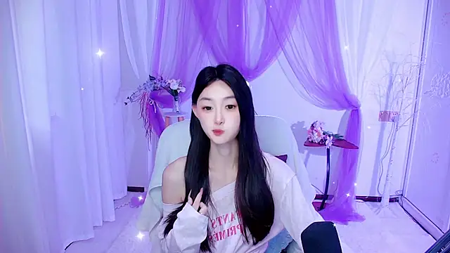 Snapshot of Tili_Lucky chatting on August 8, 1:12 am Tili Lucky online show from August 8, 1:12 am