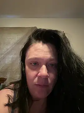 Snapshot of blueeyez1987 chatting on May 10, 4:53 pm blueeyez1987 online show from May 10, 4:53 pm
