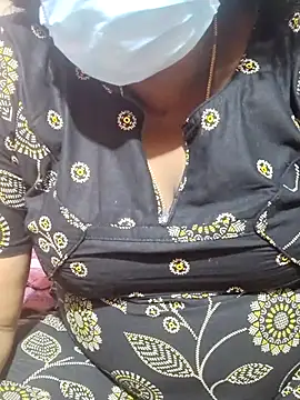 tamilkavitha123 online show from June 21, 3:29 pm